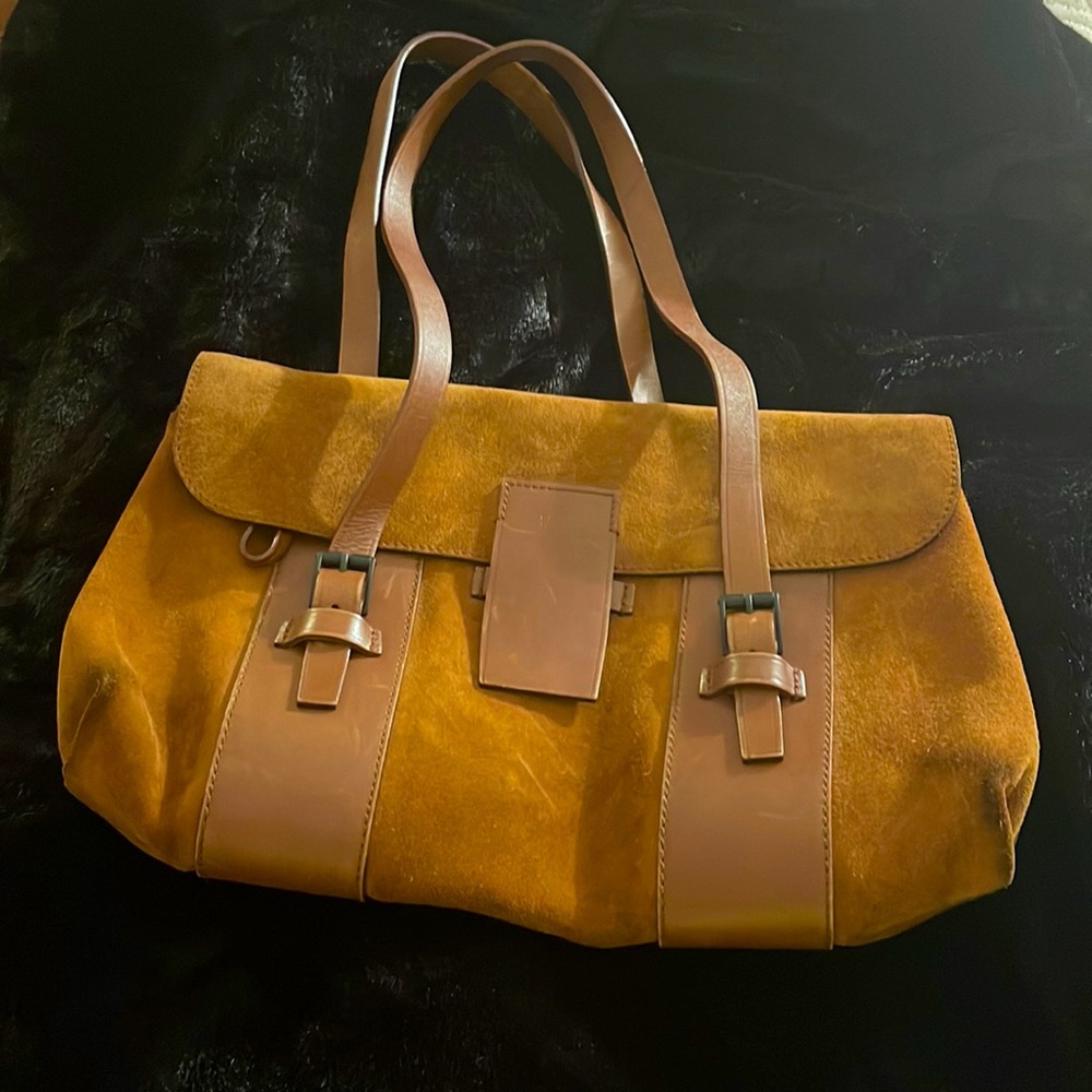 AUTHENTIC Gucci Camel Suede shoulder bag